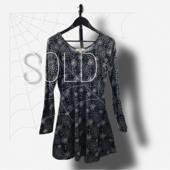 Halloween spiderweb dress - Picture 5 of 5